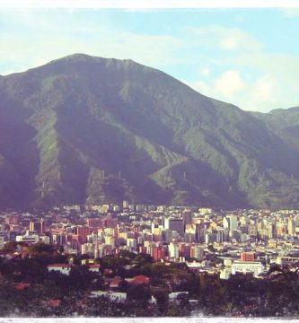 Crónicas mínimas de Caracas, por Carmen Cristina Wolf