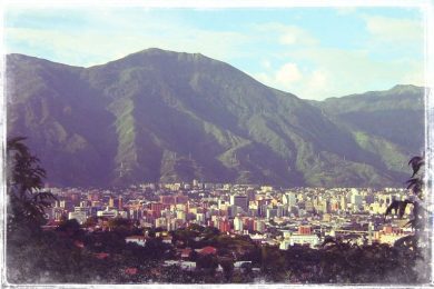 Crónicas mínimas de Caracas, por Carmen Cristina Wolf