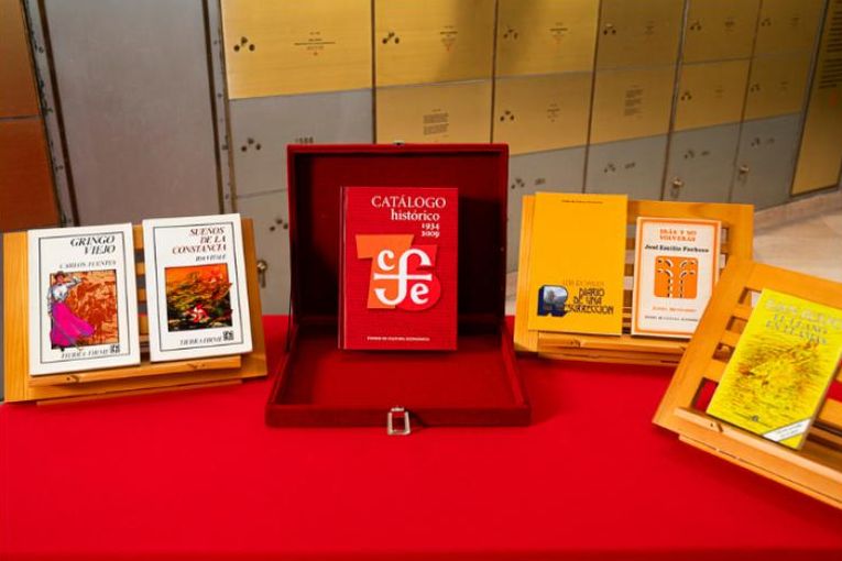 Legado del Fondo de Cultura Económica a la Caja de las Letras del Instituto Cervantes
