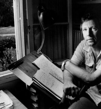 Amos Oz