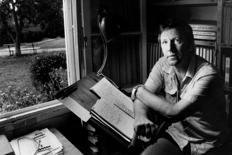 Amos Oz