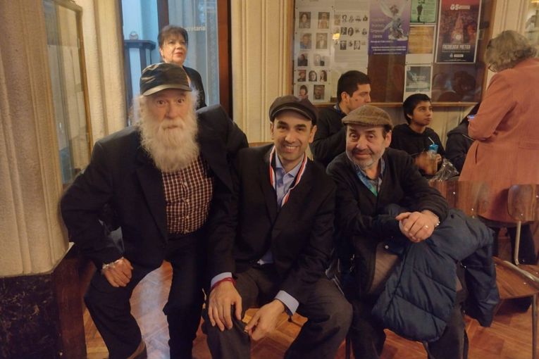 Presentación de la antología “Cien poetas por la paz” en Chile, en 2024