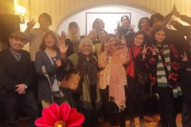 Presentación de la antología “Cien poetas por la paz” en Chile, en 2024