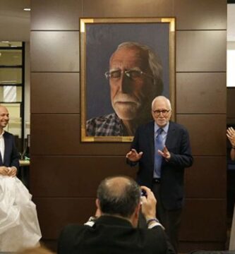 Develación del retrato de Luis Mateo Díez