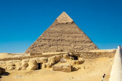 La mancha de Keops, por Alirio Alberto Hernández Rojas