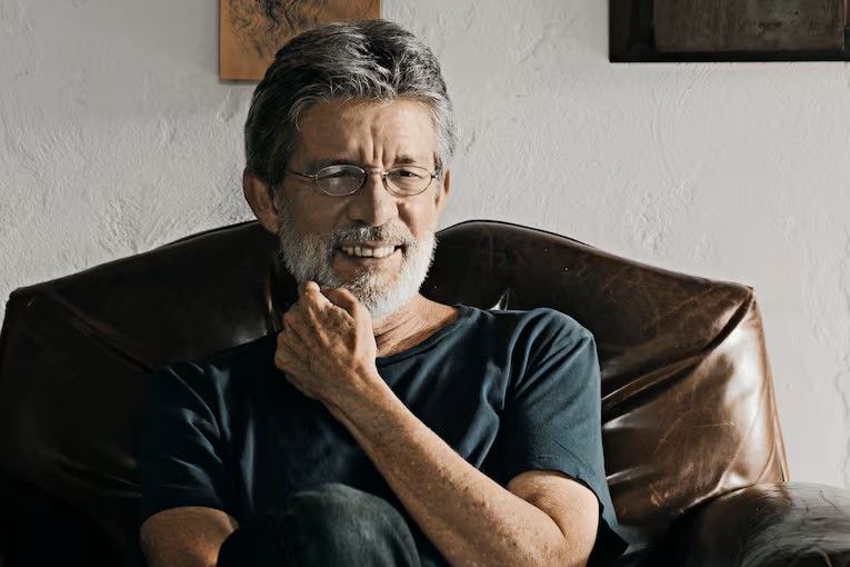 Tomás González