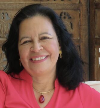 Elvira Sánchez-Blake