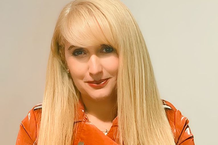 María Victoria Embid