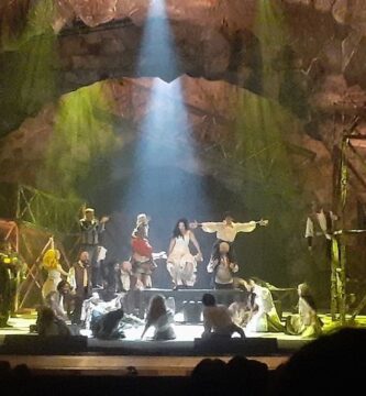 Reseña del musical “El hombre de la Mancha”, por Lilian Granados Virgüez