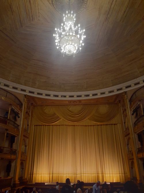 Reseña del musical “El hombre de la Mancha”, por Lilian Granados Virgüez