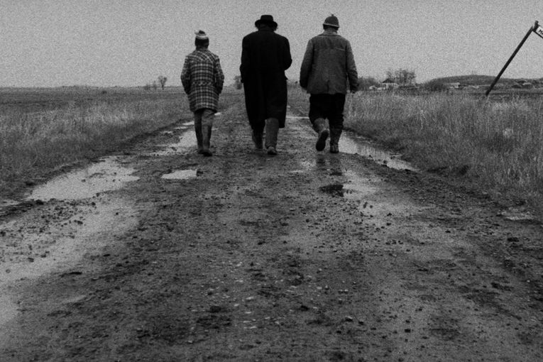 Fotograma del filme “Sátántangó”, de Béla Tarr