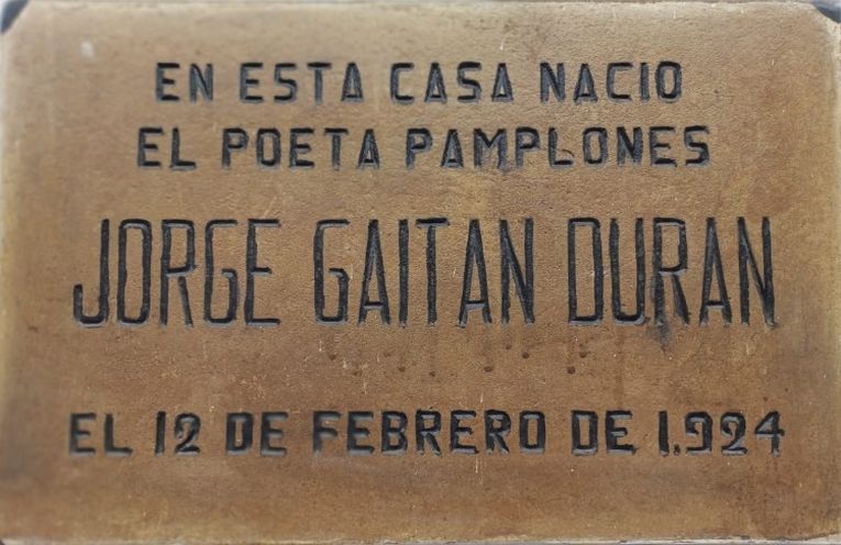 Placa en la casa natal de Jorge Gaitán Durán
