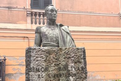 Monumento a Simón Bolívar en Arenzano