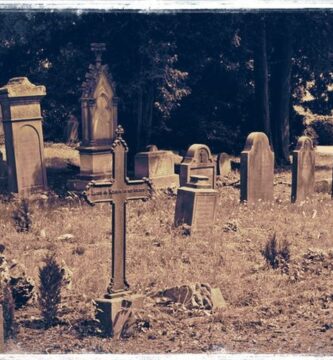 El cementerio, por Vicente Adelantado Soriano