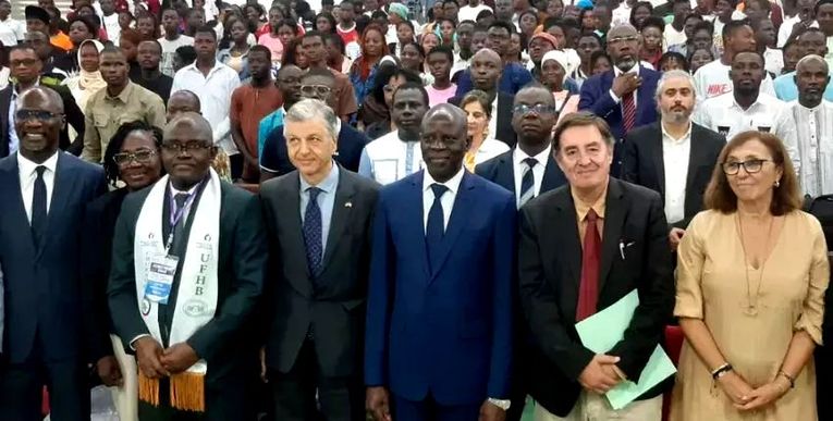 Aula Cervantes en Costa de Marfil: Dion Yodé Simplice, Ballo Zié, Guillermo Marín Gorbea, Adama Diawara, Luis García Montero y Concha Barceló