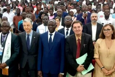 Aula Cervantes en Costa de Marfil: Dion Yodé Simplice, Ballo Zié, Guillermo Marín Gorbea, Adama Diawara, Luis García Montero y Concha Barceló